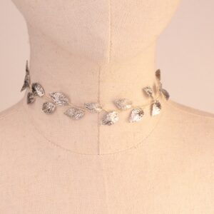 Choker plateado de Acero Waterproof con Diseño Minimalista de Hojas - Elegancia y Estilo