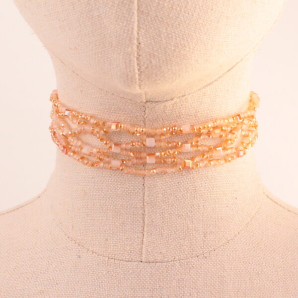 Choker de abalorios de cuentas color naranja, ideal para el verano